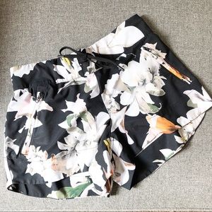 Athleta Hudson short floral print size 2